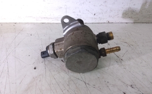 Volkswagen Passat B7 (2010–2014) Kütusepump 03C127026M - 2