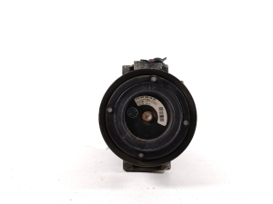 Mercedes Benz CLA-Class W117 (2013–2019) Konditsioneeri kompressor A0038304460 - 2