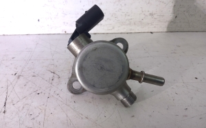 AUDI A3 8V (2012–2020) Pompe à carburant 05E127027 - 3
