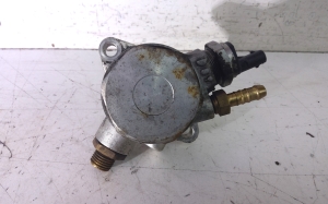 Volkswagen Golf VII (2012–2026) Kraftstoffpumpe 04E127026H - 3