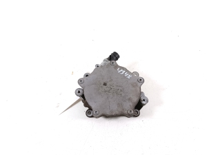 Mercedes Benz CLA-Class W117 (2013–2019) Vaakumpump A2701800901 - 3