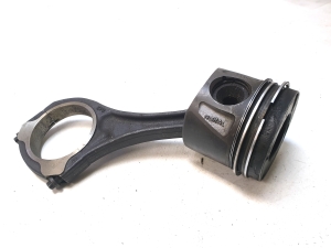 Piston and its parts - 8340E