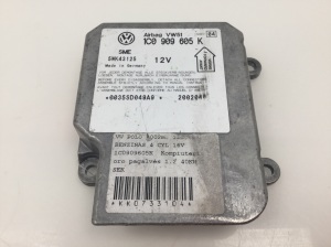 Airbagsteuergerät - 1C0909605K