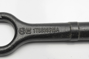 Skoda Octavia II (2004–2013) Abschleppöse 1T0805615A - 2