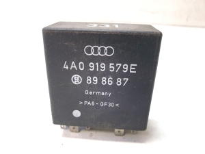 Relais - 4A0919579E