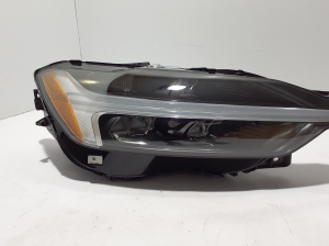 VOLVO XC60 (2017–2026) Esituli 32337391 - 6