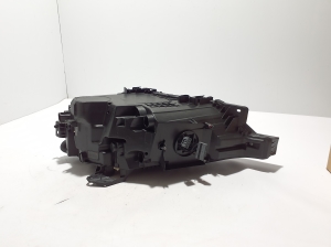 VOLVO XC60 (2017–2026) Esituli 32337391 - 7
