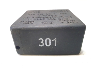 AUDI A6 C5 (1997–2005) Relee 5KG00656800  301 - 3