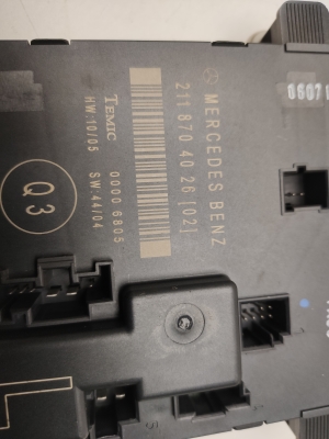 Mercedes Benz E-Class W211 (2002–2009) Rear side door control unit A2118704026 - 3
