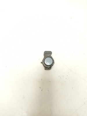 Parkošanās sensors aizmugurē - 9261613