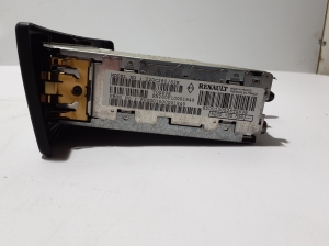 RENAULT Scenic (1996–2003) Radio (head unit) 8200130526 - 3