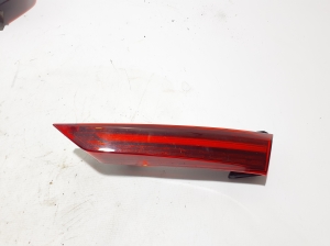   Tail light on trunk lid  - 32133725 