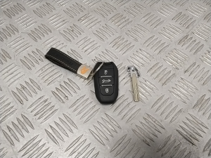Remote key fob - 9840153280