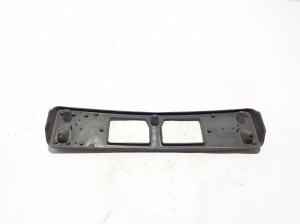 Mercedes Benz C-Class 206 (2021–2026) Esikaitseraua numbrimärgi hoidik A2068858702 - 3