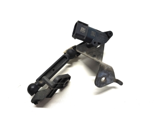 BMW i4 G26 (2022–2026) Andur tagumisel rummul 6895466 - 3
