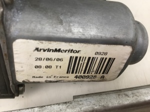 NISSAN Note E11 (2005–2014) Rear side door window regulator and its parts 400928A - 2