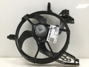 NISSAN Note E11 (2005–2014) Cooling fan and its parts 21480AX600 - 4