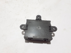 Land Rover Range Rover IV (2012–2026) Rear side door control unit JPLA14D620BB - 2