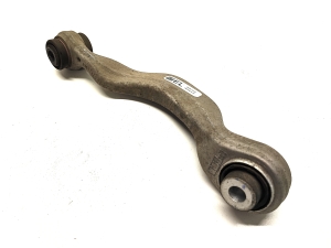 BMW i4 G26 (2022–2026) Tagumine õõtshoob 8834819 - 2