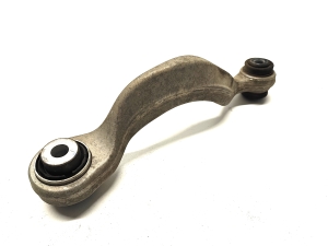 BMW i4 G26 (2022–2026) Tagumine õõtshoob 8834819 - 4