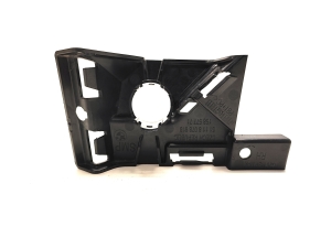 BMW i4 G26 (2022–2026) Front parking sensor holder 8078618 - 3