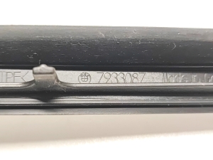 BMW i4 G26 (2022–2026) Windshield pillar outer molding 7933087 - 2