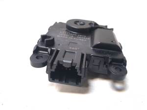 Ford Focus (2018–2026) Salongi soojenduse klapi mootor AA1138004870  093339 - 3