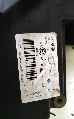 Volkswagen Passat B6 (2005–2010) Scheinwerfer vorne 3CO941006J - 3