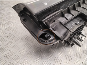 BMW 5 SERIES G30 (2016–2026) Esituli 5A26FA3 - 8
