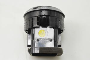 AUDI A3 8V (2012–2020) Armatuurlaua ventilatsioonivõred 8V0820901A - 3