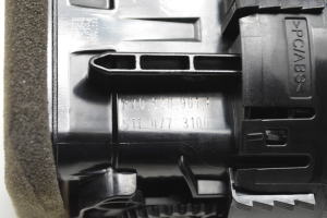 AUDI A3 8V (2012–2020) Armatuurlaua ventilatsioonivõred 8V0820901A - 4
