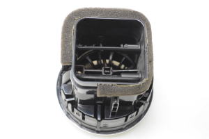 AUDI A3 8V (2012–2020) Armatuurlaua ventilatsioonivõred 8V0820901A - 5