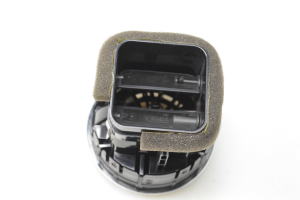 AUDI A3 8V (2012–2020) Armatuurlaua ventilatsioonivõred 8V0820901A - 2