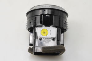 AUDI A3 8V (2012–2020) Armatuurlaua ventilatsioonivõred 8V0820901A - 3