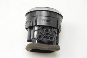 AUDI A3 8V (2012–2020) Armatuurlaua ventilatsioonivõred 8V0820901A - 5