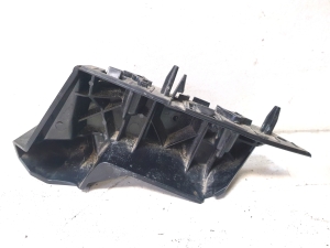 Front fender bracket - JX7B17D959A1