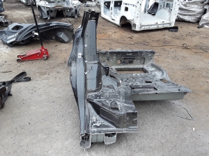 Land Rover Range Rover IV (2012–2026) Aizmugurējais spārns un tā detaļas LR044372 - 2