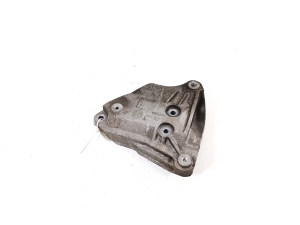 Opel Ampera I (2011–2015) A/C compressor bracket 55569037 - 3