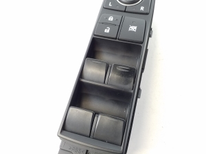 LEXUS RX GGL1 (2009–2015) Front door glass switch 8404048190 - 2