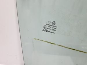 RENAULT Arkana (2019–2026) Priekšējo durvju stikls 803008810R - 3