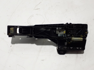 RENAULT Arkana (2019–2026) Front door external opening handle and its details - 3
