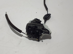 Rear side door lock - 825035824R