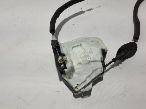 RENAULT Arkana (2019–2026) Rear side door lock 825027318R - 3