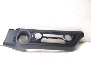 Dashboard trim - 75H249