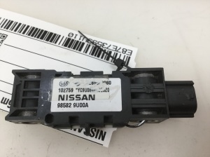 NISSAN Note E11 (2005–2014) Airbag sensor 985829U00A - 2