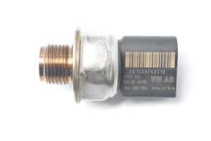  High pressure fuel line sensor 