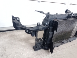Hyundai i30 (2011–2017) Radiator support and its parts 64101A6200 - 2