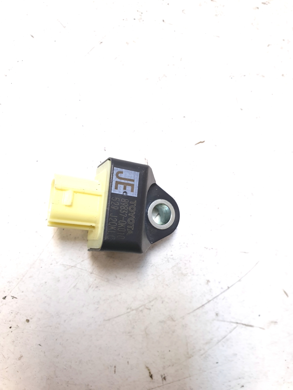 TOYOTA Hilux (2015–2020) Airbag sensor 898370K010 TOYOTA Hilux (2015–2020) Airbag sensor 898370K010