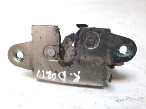 Trunk lid lock