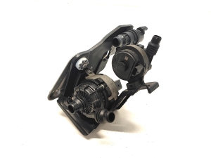 BMW i4 G26 (2022–2026) Auxiliary water pump 9896408 - 4
